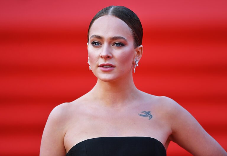 аглая тарасова